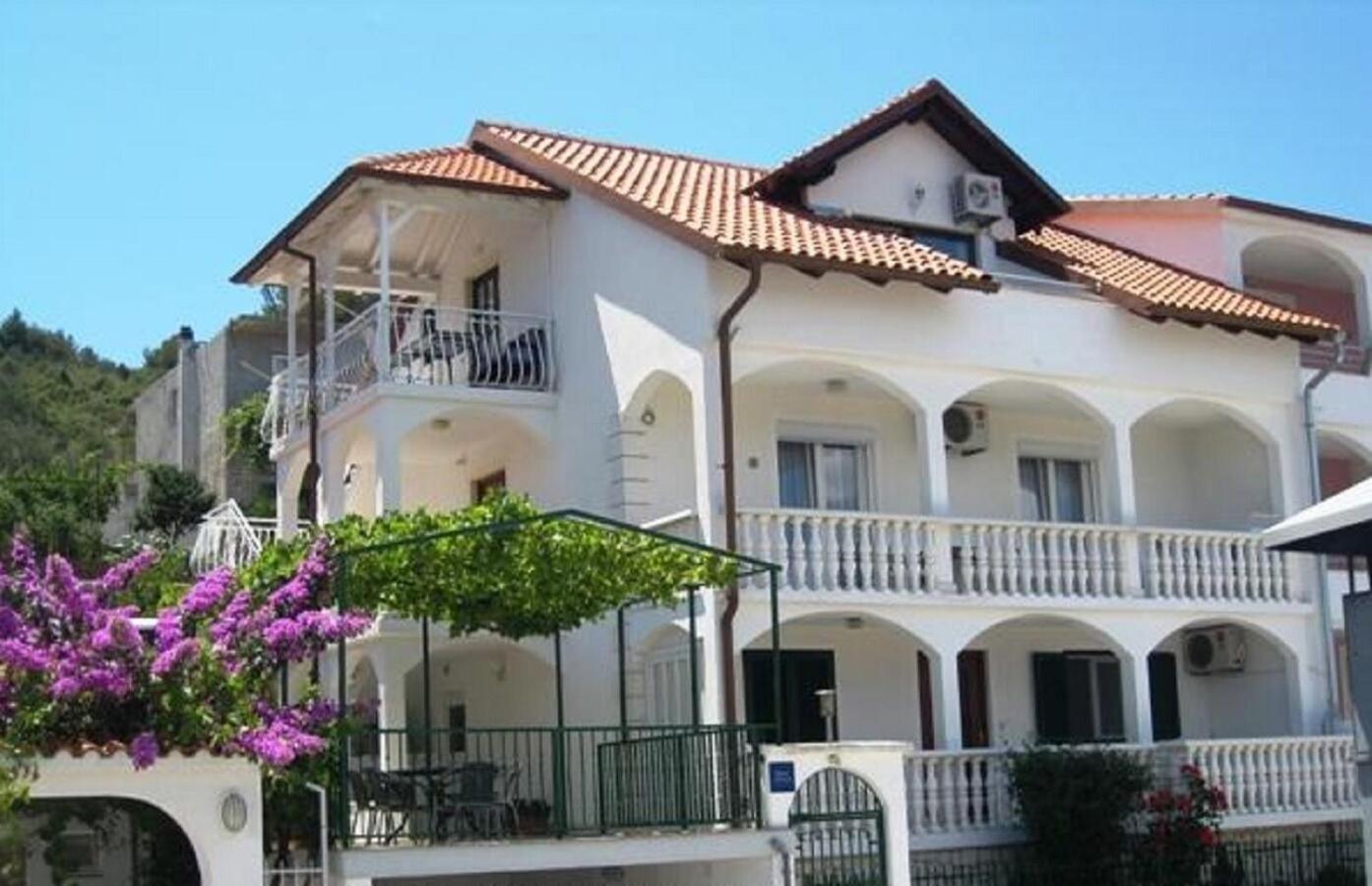 Apartment Bubi โตรกีร์ ภายนอก รูปภาพ